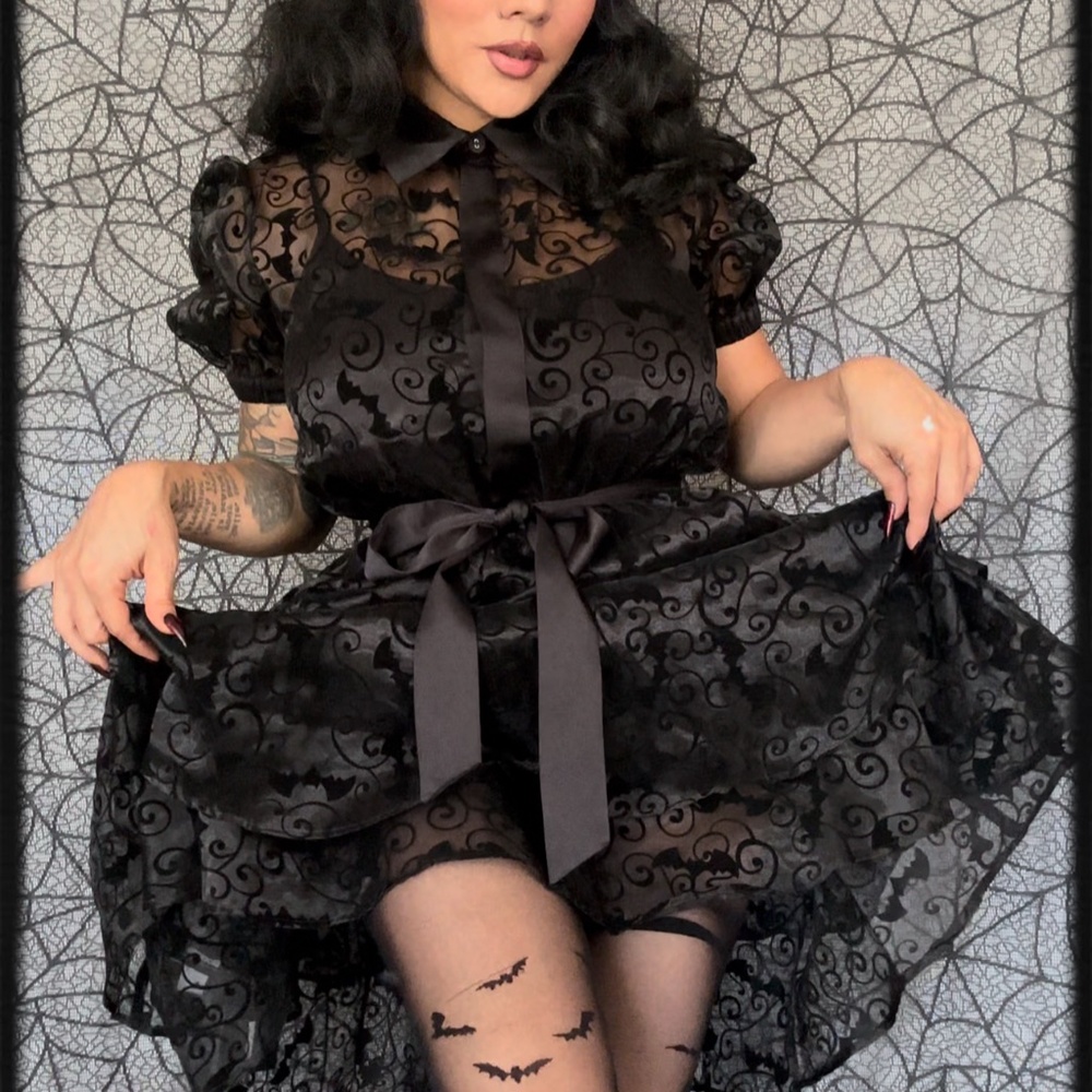 Puff sleeve button dress